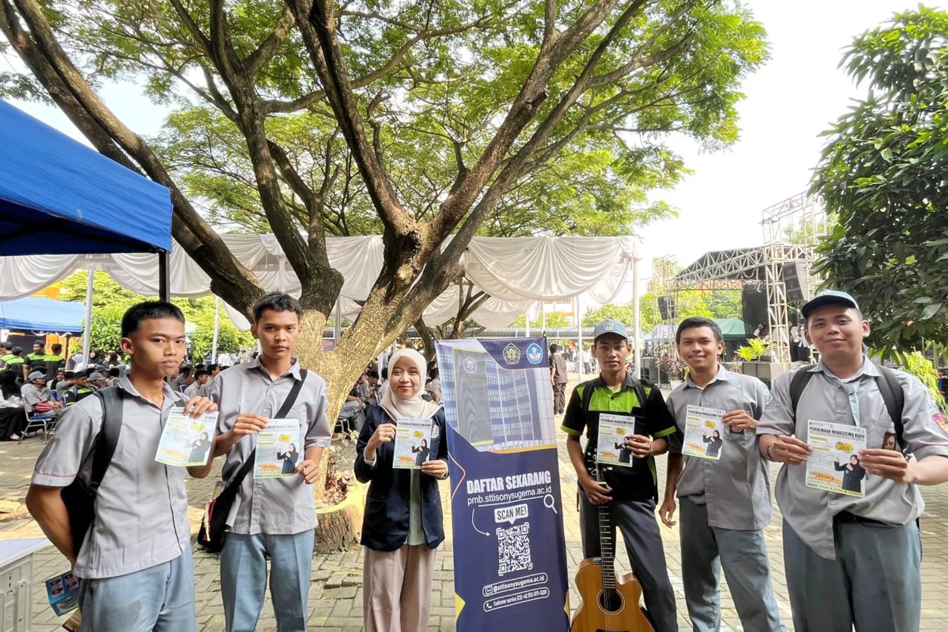 STTI Sony Sugema Meriahkan Gebyar KAWANI SMKS Texar Karawang Buka Stand Penerimaan Mahasiswa Baru